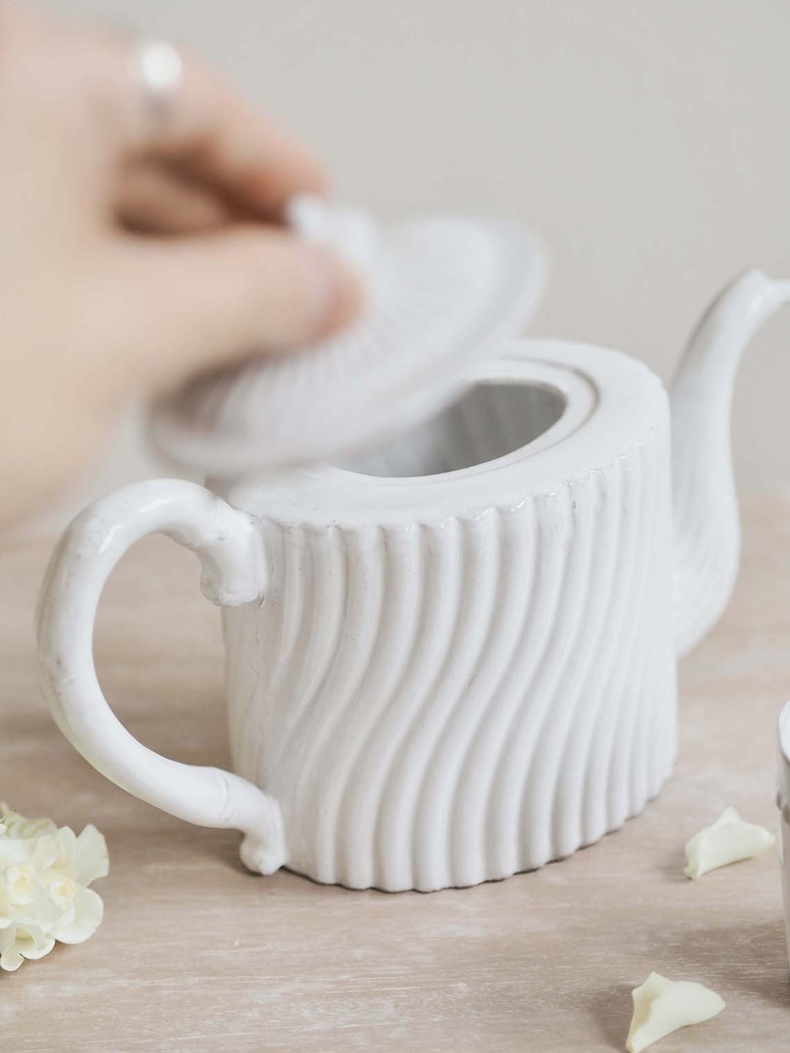 Peggy Teapot - The Cross Decor & Design