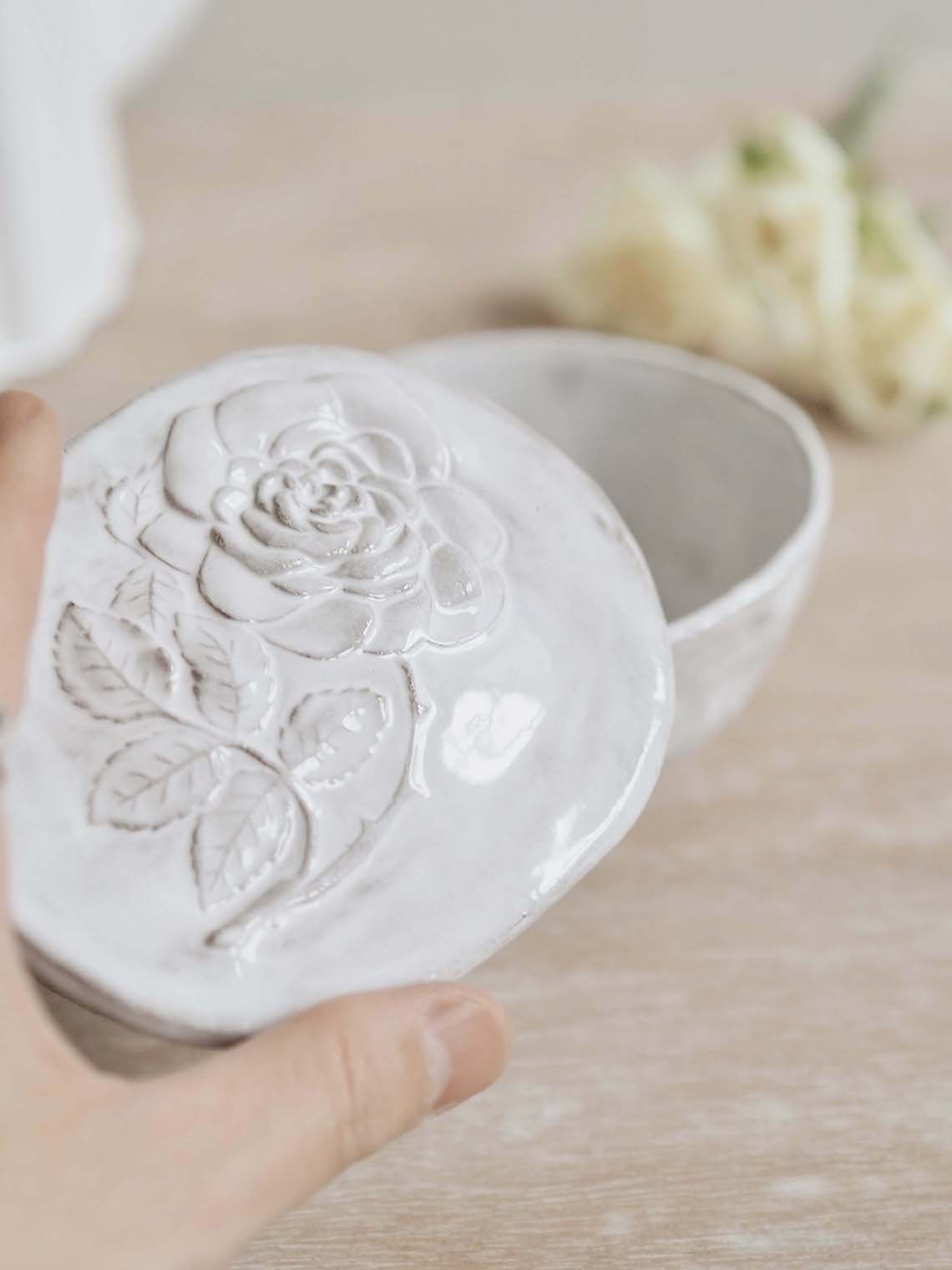 Setsuko Box with Roses - The Cross Decor & Design