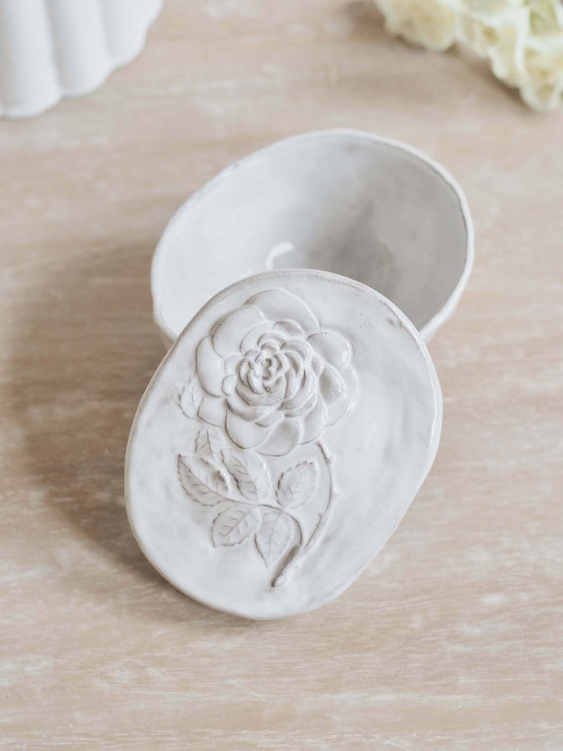 Setsuko Box with Roses - The Cross Decor & Design