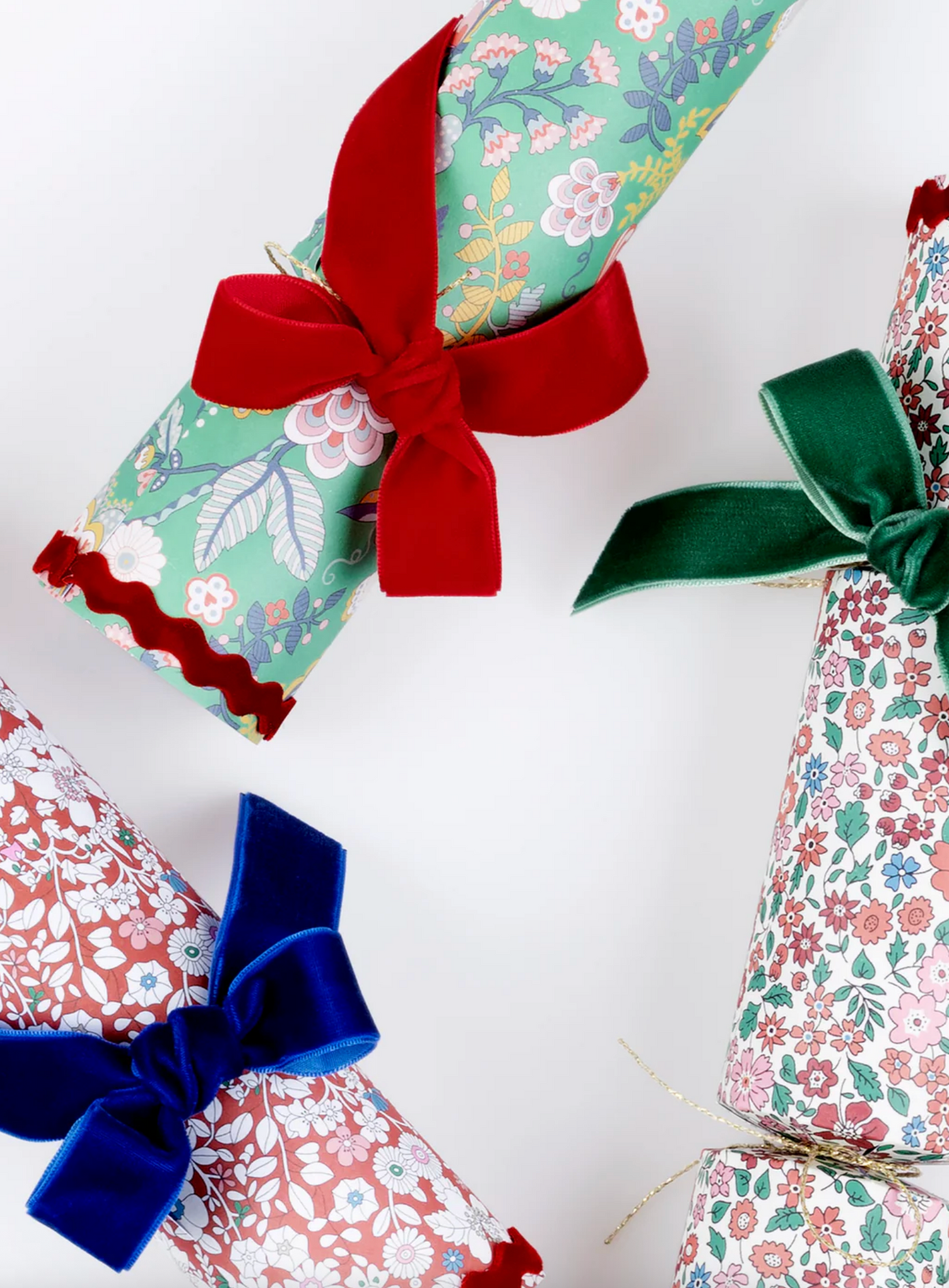 Liberty Velvet Bow Crackers