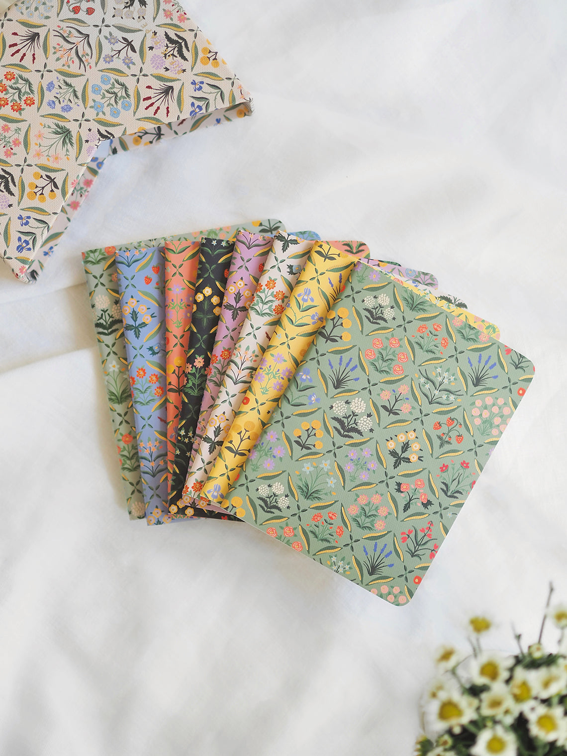 Estee Pocket Notebook Boxed Set - The Cross Decor & Design
