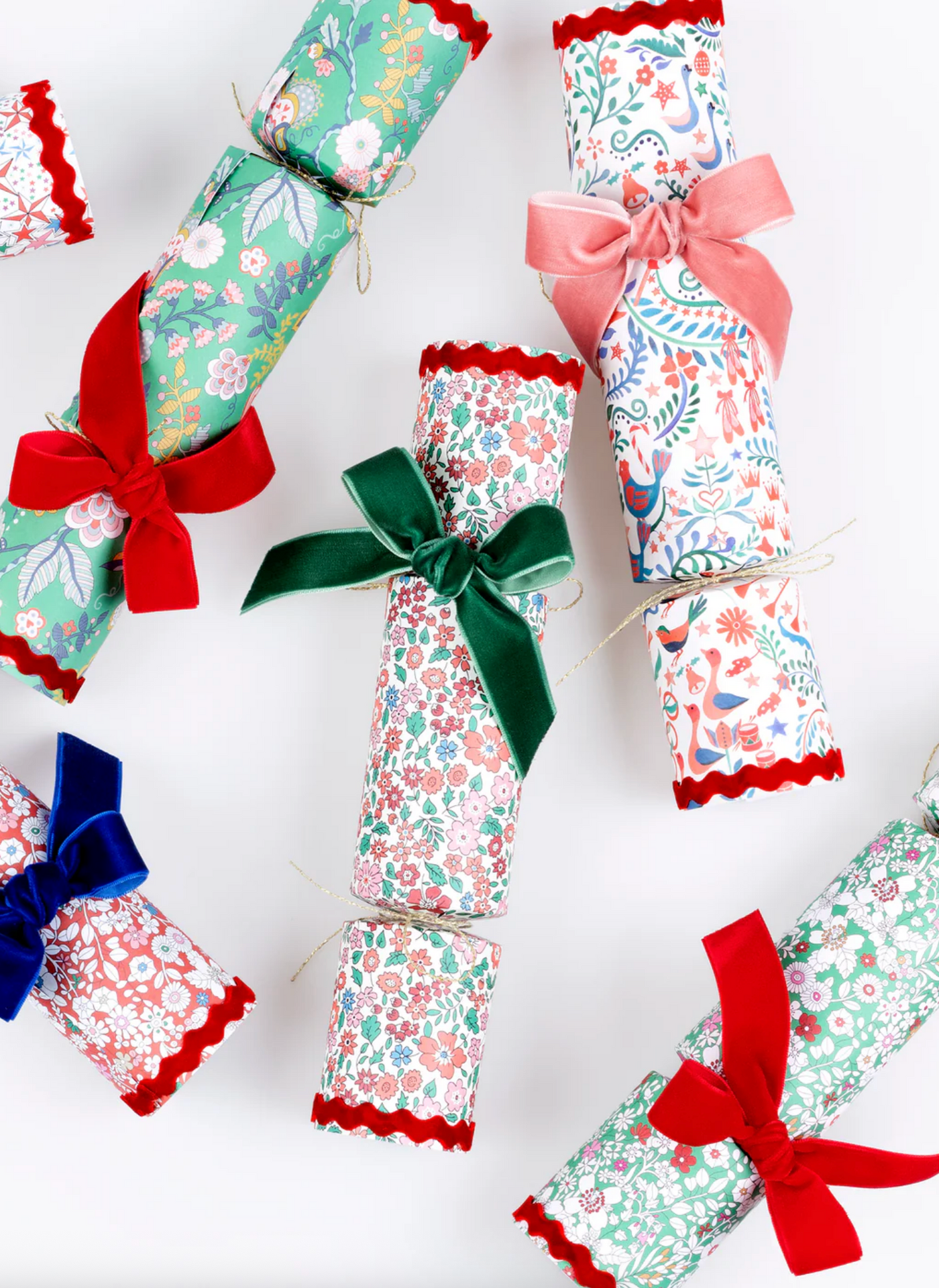 Liberty Velvet Bow Crackers