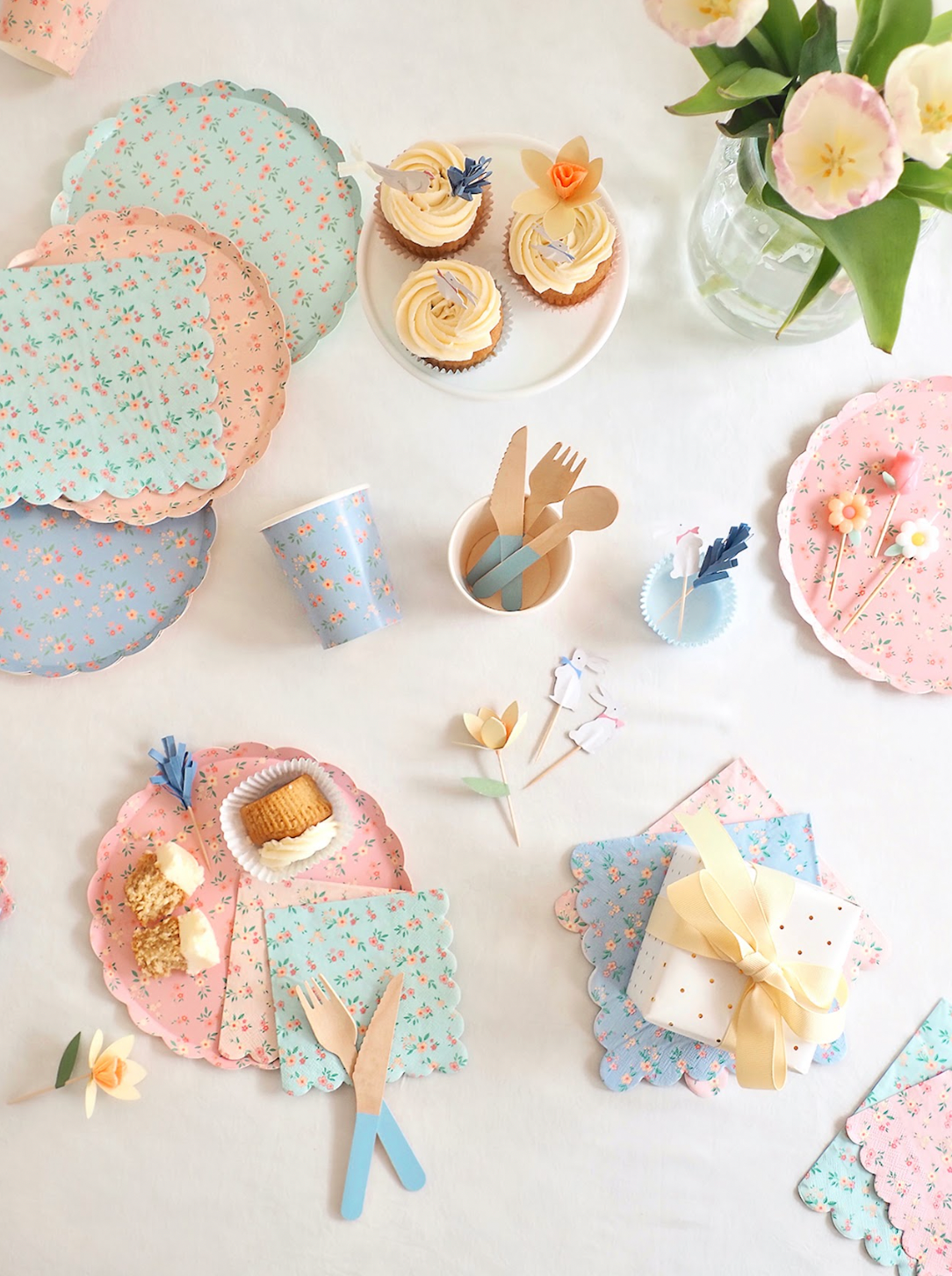 Vintage Ditsy Napkins - The Cross Decor & Design