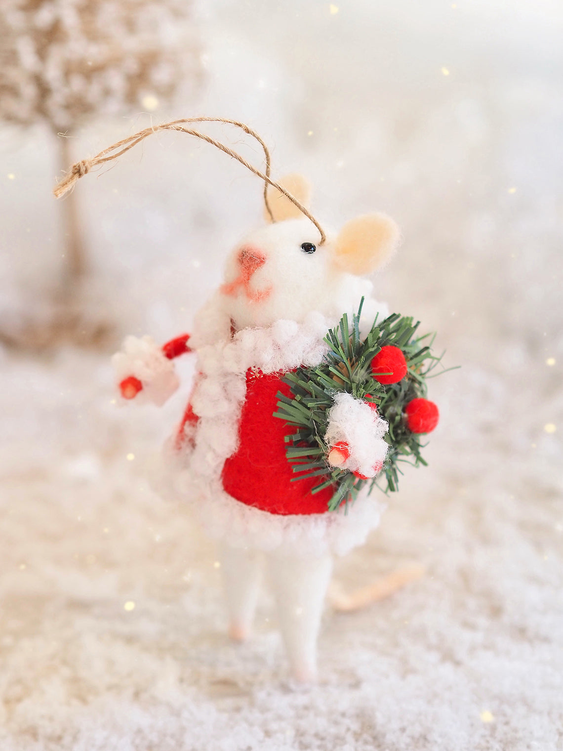 Santa Mouse w/ Wreath Ornament