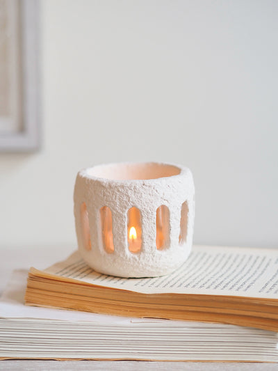 Athena Ivory Hurricane