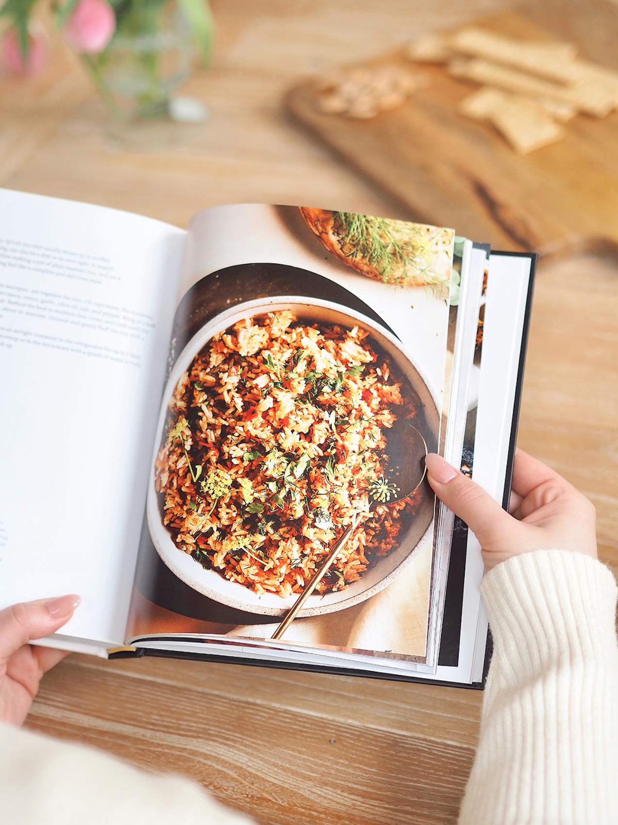 Pretty Delicious: Simple, Modern Mediterranean, Served with Style: A Cookbook - The Cross Decor & Design