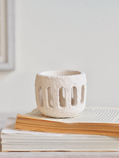 Athena Ivory Hurricane