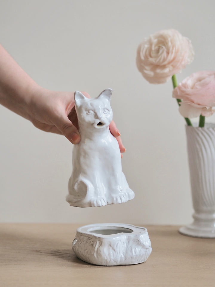 置物 ASTIER de VILLATTE Setsuko Cat Astier de Villatte | Setsuko Cat Incense Burner | The Cross