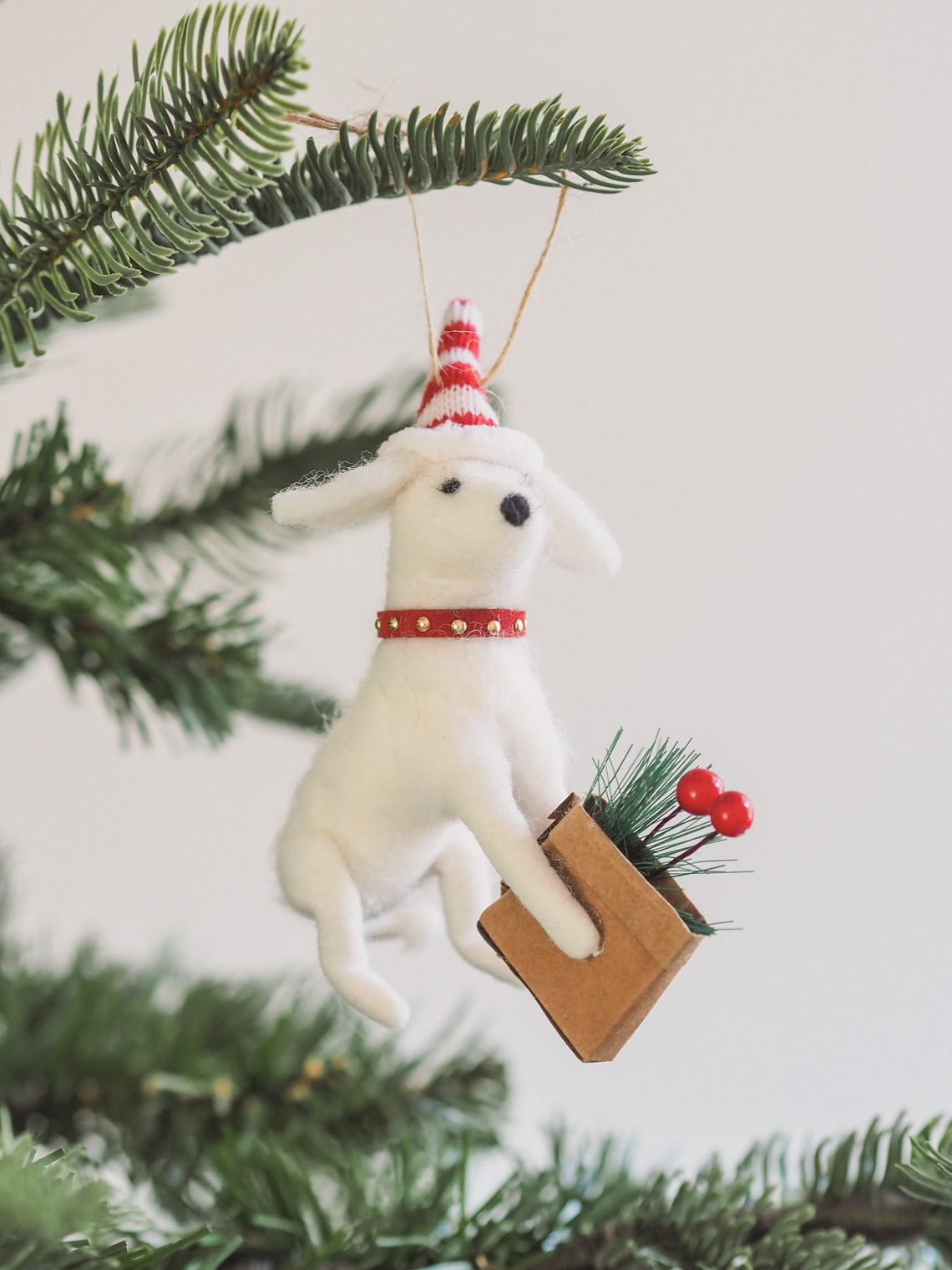 Dog w/ Market Bag Ornament