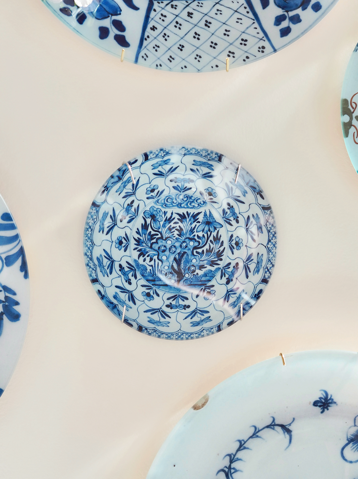Delft #20 Plate - The Cross Decor & Design