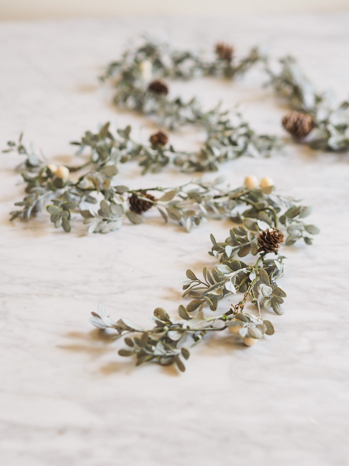 Faux Boxwood & Pinecones Garland