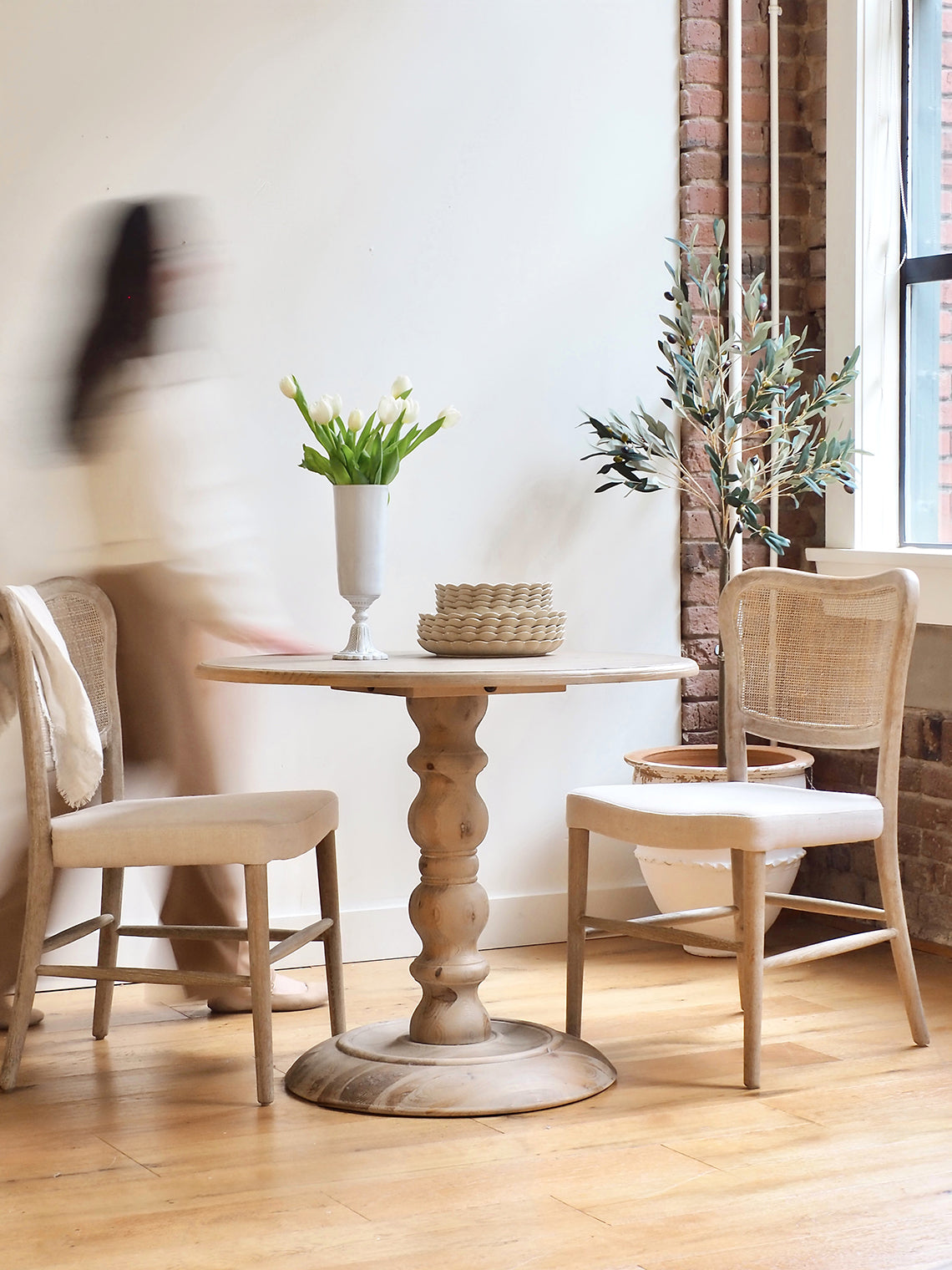 Chelsea Clips Table Chelsea Dining Table | 2 Sizes