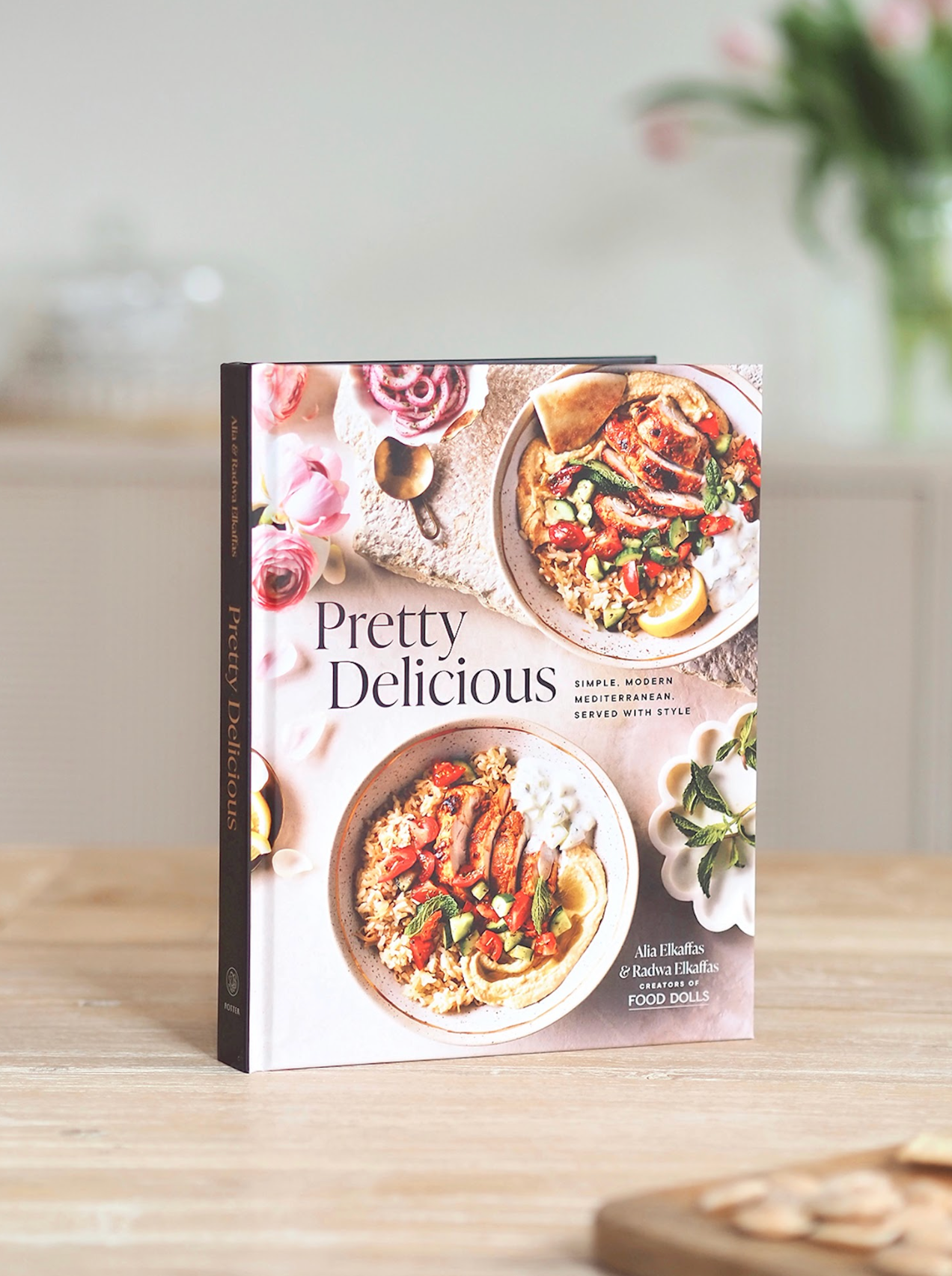 Pretty Delicious: Simple, Modern Mediterranean, Served with Style: A Cookbook - The Cross Decor & Design