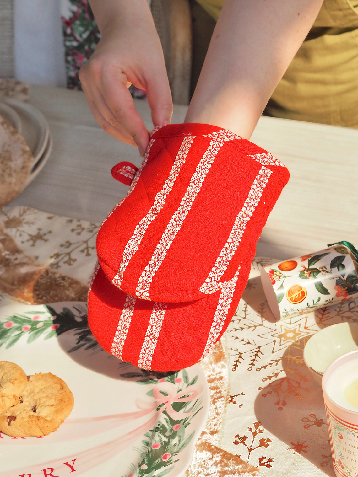 Christmas Enchanting Half Mitt