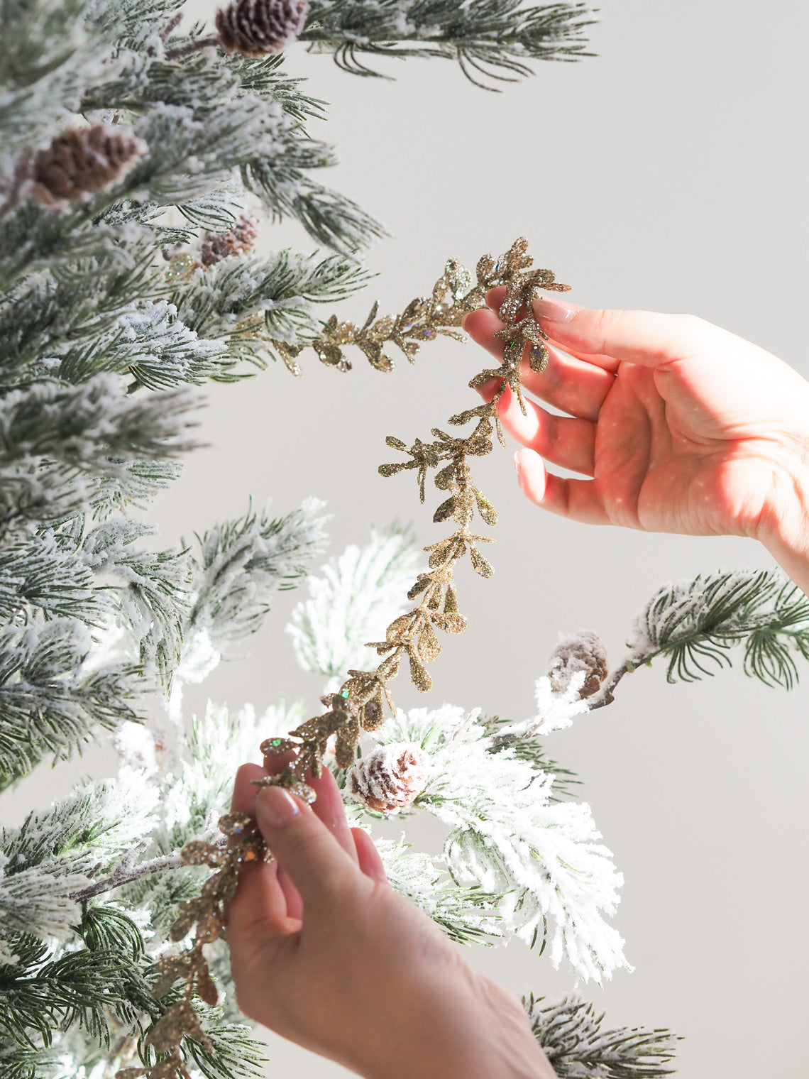 Glitter Champagne Flower Garland