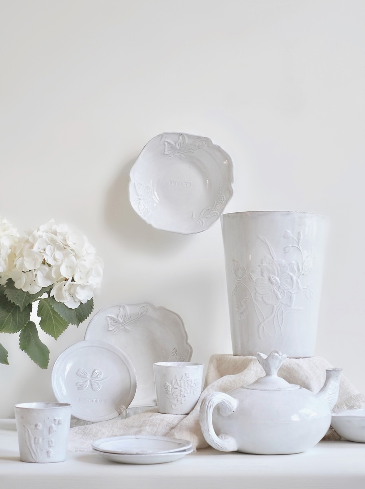 Fleurs Plate - The Cross Decor & Design