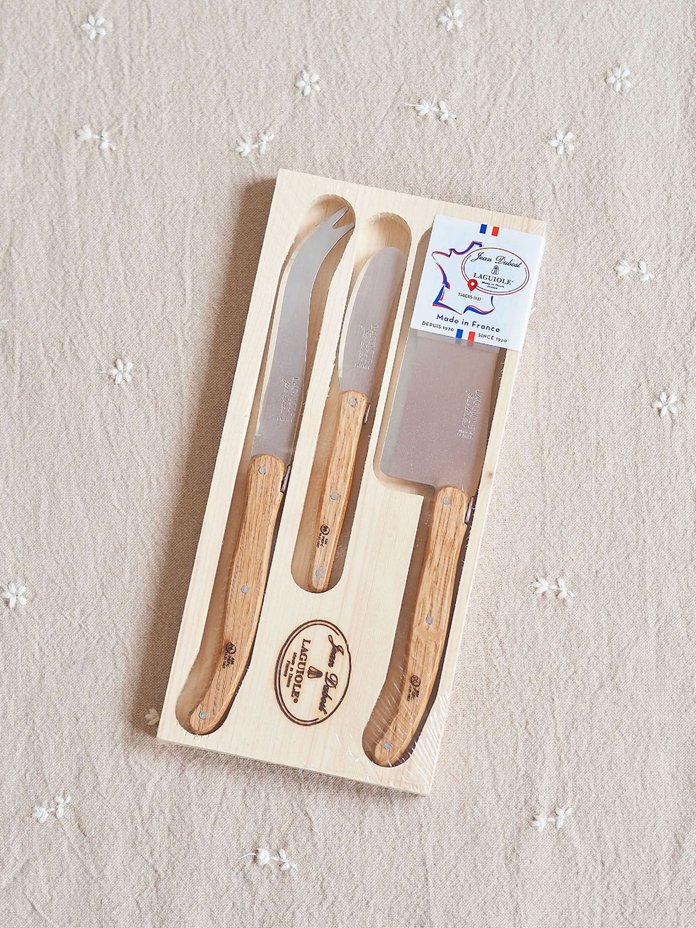 Laguiole Oak Cheese Set - The Cross Decor & Design