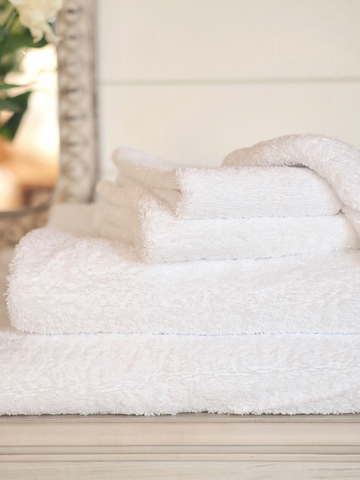 Avalon Abyss Superpile Towels | White | The Cross Decor & Design