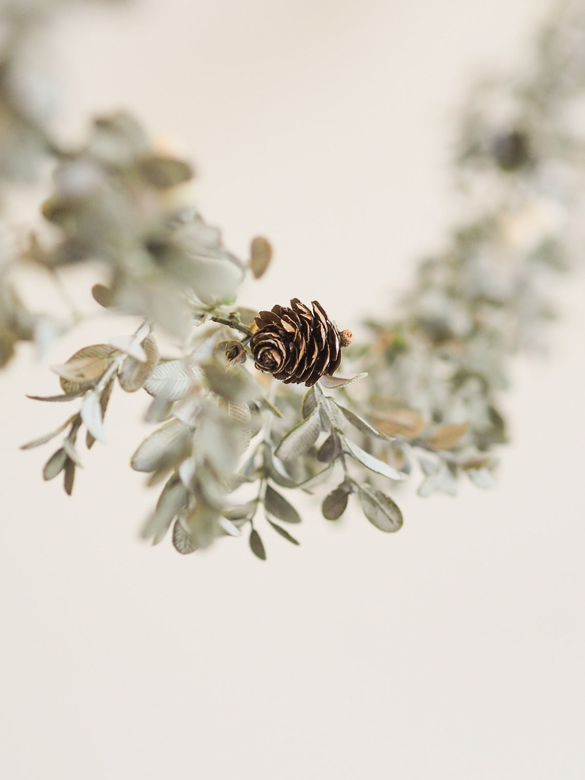 Faux Boxwood & Pinecones Garland