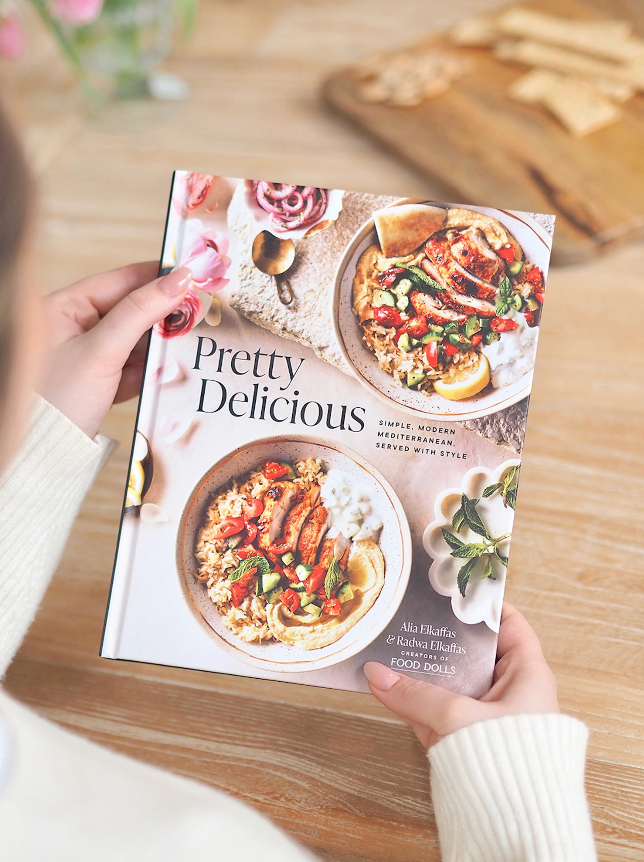Pretty Delicious: Simple, Modern Mediterranean, Served with Style: A Cookbook - The Cross Decor & Design