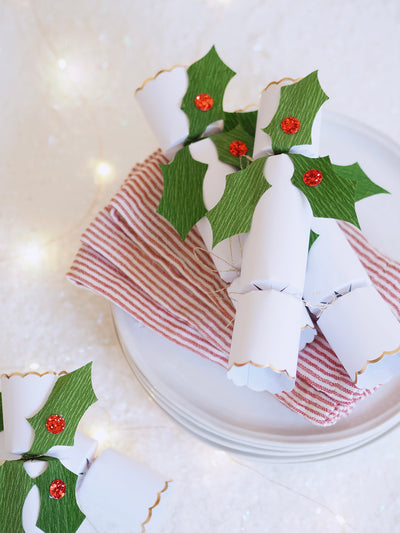 Holly Crackers