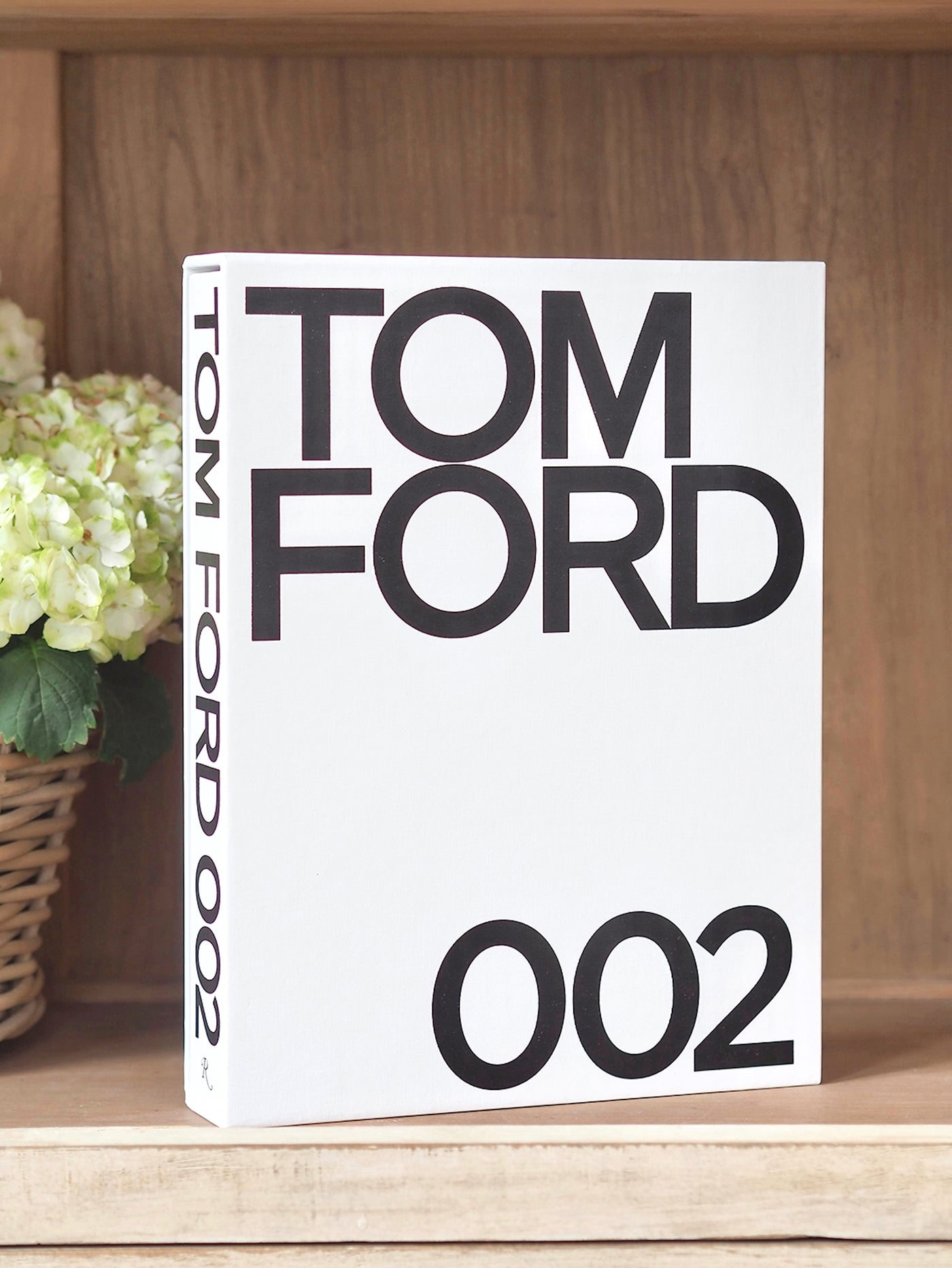 Tom Ford 002 - The Cross Decor & Design