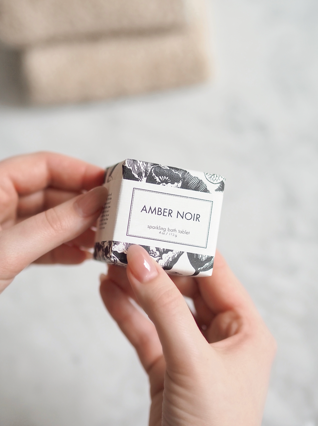 Amber Noir Sparkling Bath Bomb - The Cross Decor & Design