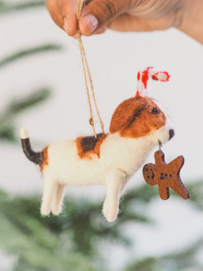 Beagle w/ Gingerbread Ornament