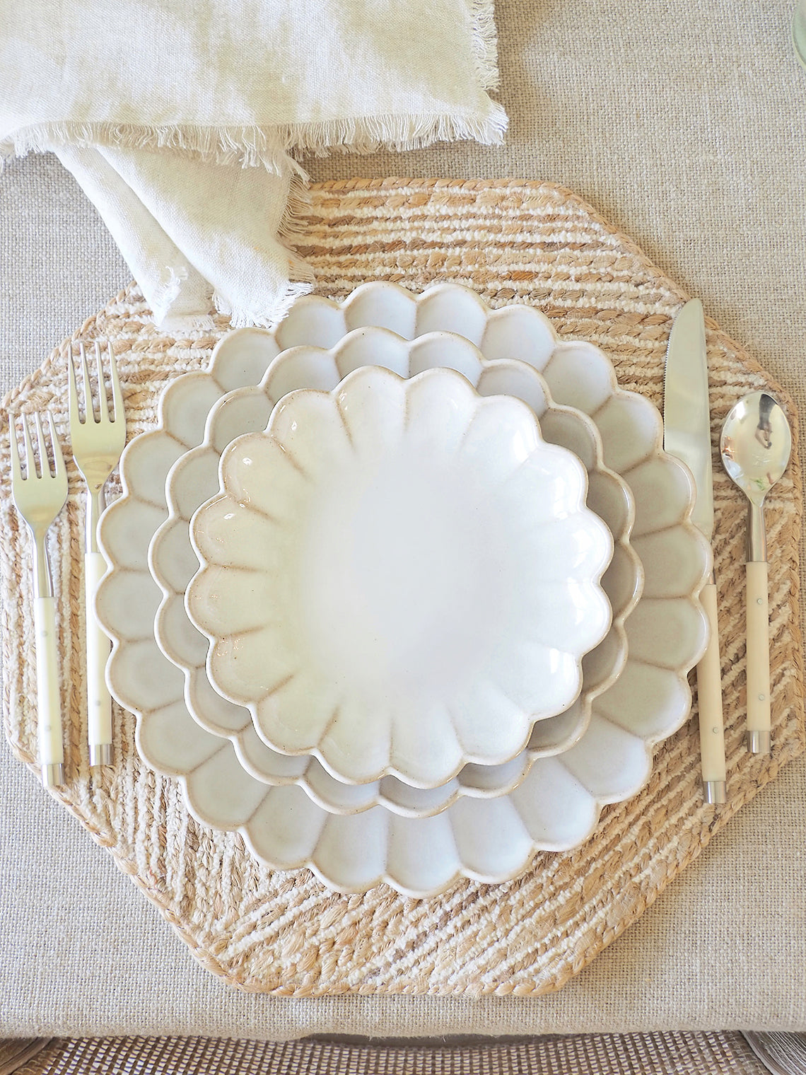 Vittoria Dishware - The Cross Decor & Design