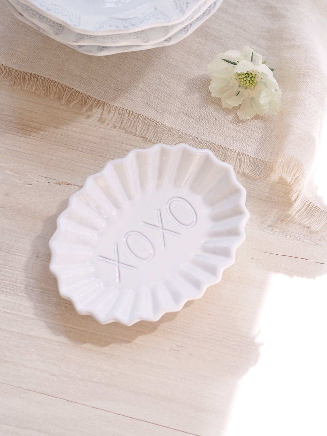 Incanto White XOXO Plate - The Cross Decor & Design