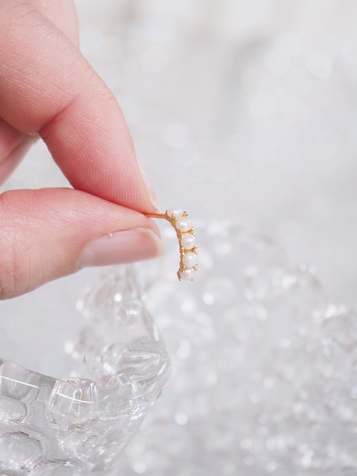 Kusshi Pearl Huggies - The Cross Decor & Design